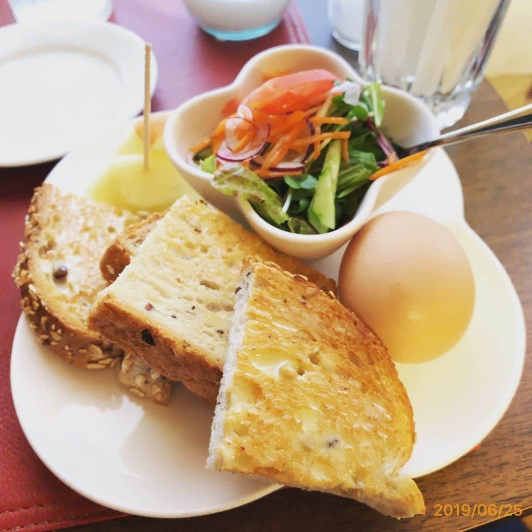 石井正則さんのインスタグラム写真 - (石井正則Instagram)「【☕️2382軒目☕️】 烏丸御池駅 ポケット☕️ 2019.6.25  この日は京都でモーニング☺️ なんとママとマスターが毎週「大富豪同心」を楽しみにしてくださっていて、「新作歌舞伎-NARUTO-」を観に行ったばかり、という😍  そしてこの後、僕は「新作歌舞伎-NARUTO-」を観に行ったのでした☺️ ご縁✨  #喫茶店がそこにあるから #珈琲があればいい」11月16日 10時48分 - masanori_ishii_masanori