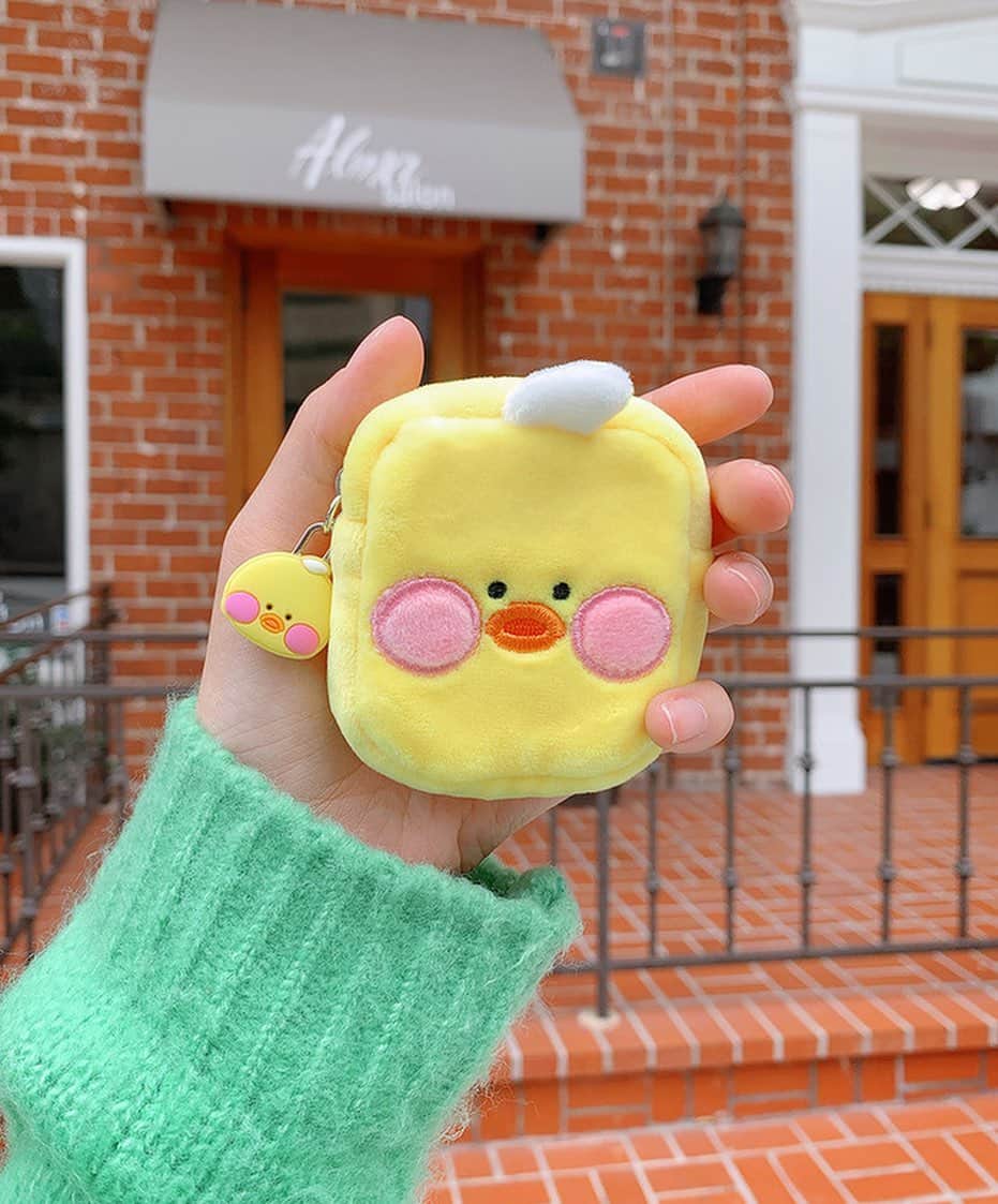 のインスタグラム：「겨울에 에어팟도 따닷해야하니깐💛✨#fanfanchuu」