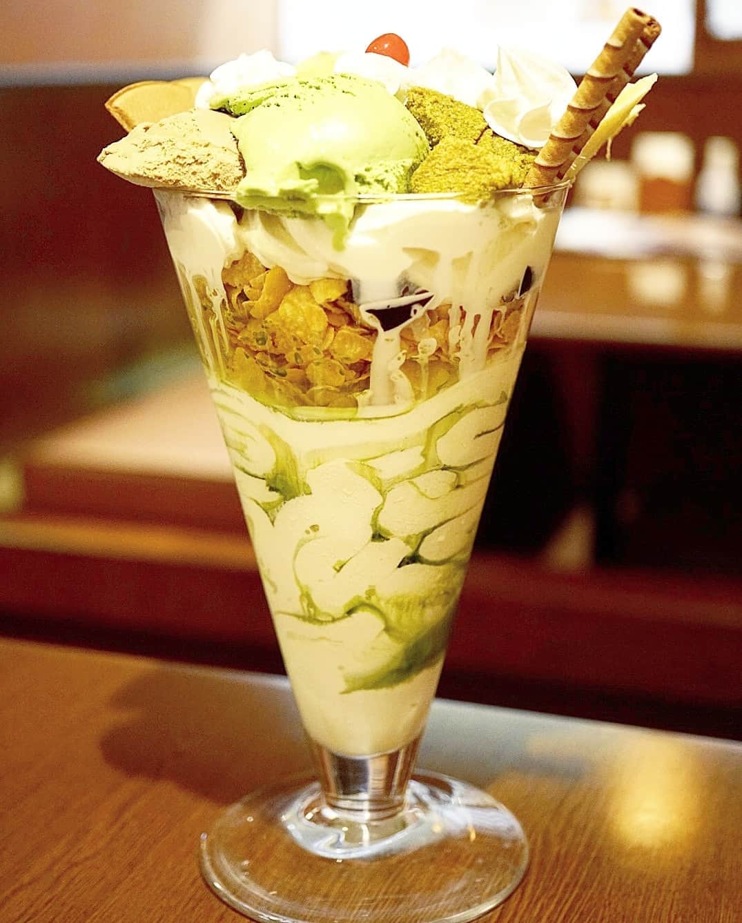 石関友梨のグルメインスタ