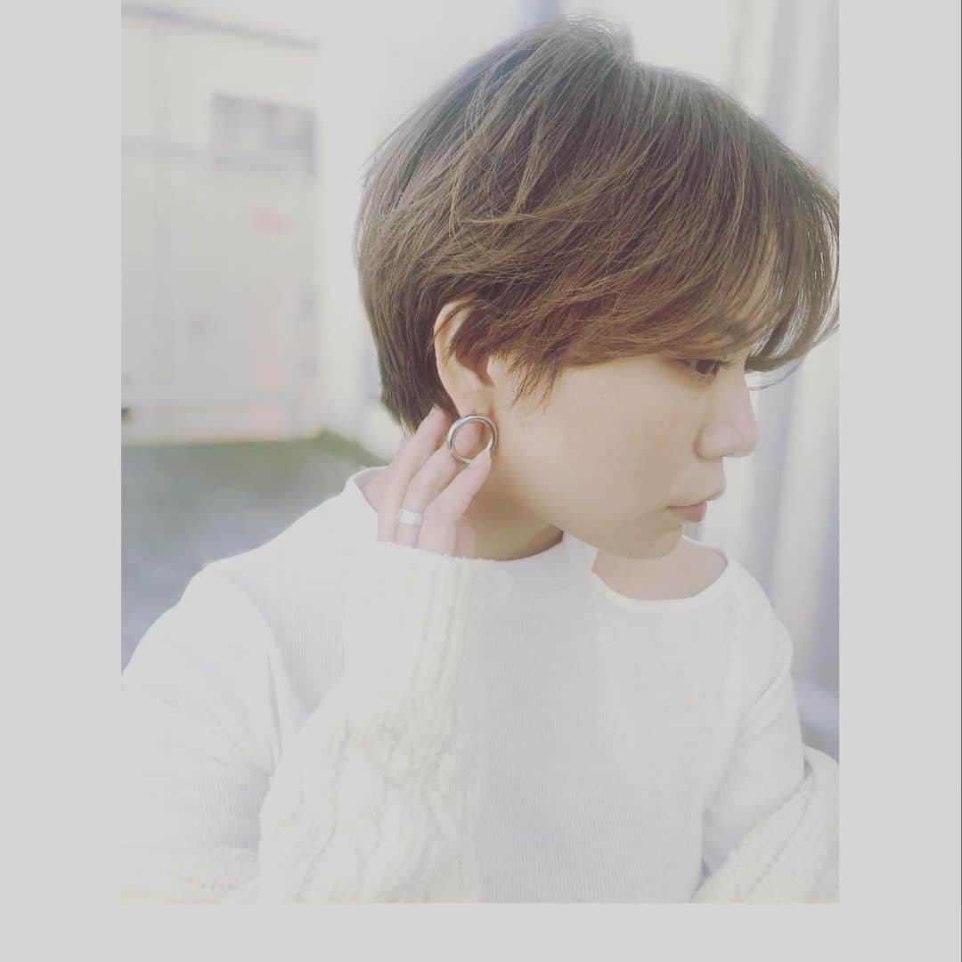 中野美容院・中野美容室 Premier Modelsのインスタグラム：「◉ブリーチ剤：Schwarzkopf_FIBREPLEX schwarzkopfjapan . . ◉カラー剤：WELLA wella_creativecolor . . ◉スタイリング剤：ポリッシュオイル…」 Kajihairグロスグレージュ ◉ブリーチ剤：Schwarzkopf_FIBREPLEX schwarzkopfjapan . . ◉カラー剤：WELLA_KOLESTON PERFECT wella_creativecolor . . ◉スタイリング剤：ポリッシュオイル napla_official . . ◉ヘアビューロンs . .  担当プロデューサー KAJI streeters中野NEＷ OPEN★ NET予約は、プロフィールのURLから^ ^ 東京都中野区中野5-66-4  #ヘアスタイル #髪型 #ヘアセット #ヘアアレンジ #ヘアカラー #カラー #model #updo #hair_videos#モデル #ヘアカタログ#hair #wella #撮影 #fashion #instafashion #hm #zara #forever21 #uniqlo #gu #bob #updo #haircolor #longhair #hairstyle#中野#中野美容院  @streeters7075」