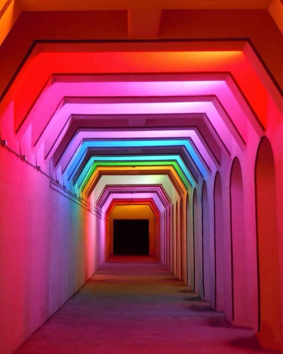 miniのインスタグラム：「🌈🌈🌈 #warp #rainbow #color #tunnel」