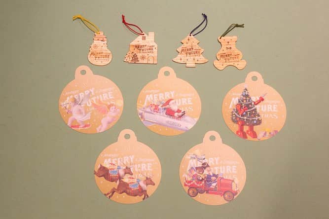 ISETAN PARK netさんのインスタグラム写真 - (ISETAN PARK netInstagram)「限定バッグチャームとメッセージカードで、心温まるプレゼントを演出。﻿ オーナメントにも使えるメッセージカードは、店頭のツリーの装飾にも使用されています。﻿ ゴールドを貴重に「#サンタクロース」「#ツリー」「#天使」「#トナカイ」「#おもちゃたち」のイラストをあしらった5種類の展開。﻿ パーティーでは5種類全部そろえてご家族やお友達にプレゼントすると楽しそう！﻿ https://www.isetan.mistore.jp/shinjuku/column_list_all/2019011/column04.html﻿ ﻿ 2019.11.13 wed - 12.25 tue﻿ 伊勢丹新宿店 本館・メンズ館＝各階﻿ ﻿ #isetan #isetanchristmas #christmas #christmasstation #thegreatnostalgia #xmas #presents #santa﻿ #クリスマス #イセタンクリスマス  #クリスマスツリー #オーナメント #メッセージカード #クリスマスプレゼント #クリスマスアイテム #クリスマス飾り #クリスマス仕様 #クリスマスイブ #プレゼント #新宿 #伊勢丹  #新宿伊勢丹 #伊勢丹新宿店」11月16日 12時27分 - isetan_shinjuku