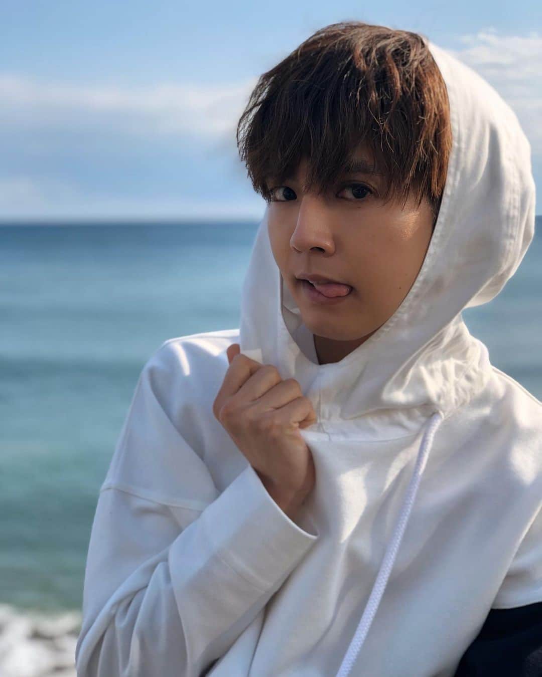 のインスタグラム：「べ。 ﻿ ﻿ ﻿ #shooting #ocean  #午前0時キスしに来てよ #12月6日公開 #映画0キス #0キス #ゼロキス #0kiss  #綾瀬楓」