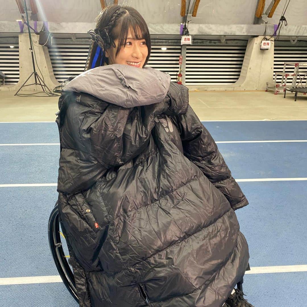 猪狩ともかさんのインスタグラム写真 - (猪狩ともかInstagram)「📺📺 . . 本日16:00〜TBS 「世界パラ陸上2019～それぞれのROAD TO 2020」 . 番組ナビゲーターとして出演させて頂きます！ 世界パラ陸上での選手たちの活躍や、 近くで支える人たちをたっぷりご紹介✨ . 是非ご覧ください！！ . . . #TBS #世界パラ陸上 #仮面女子 #猪狩ともか #防寒 #黒雪だるま」11月16日 13時14分 - igari_tomoka