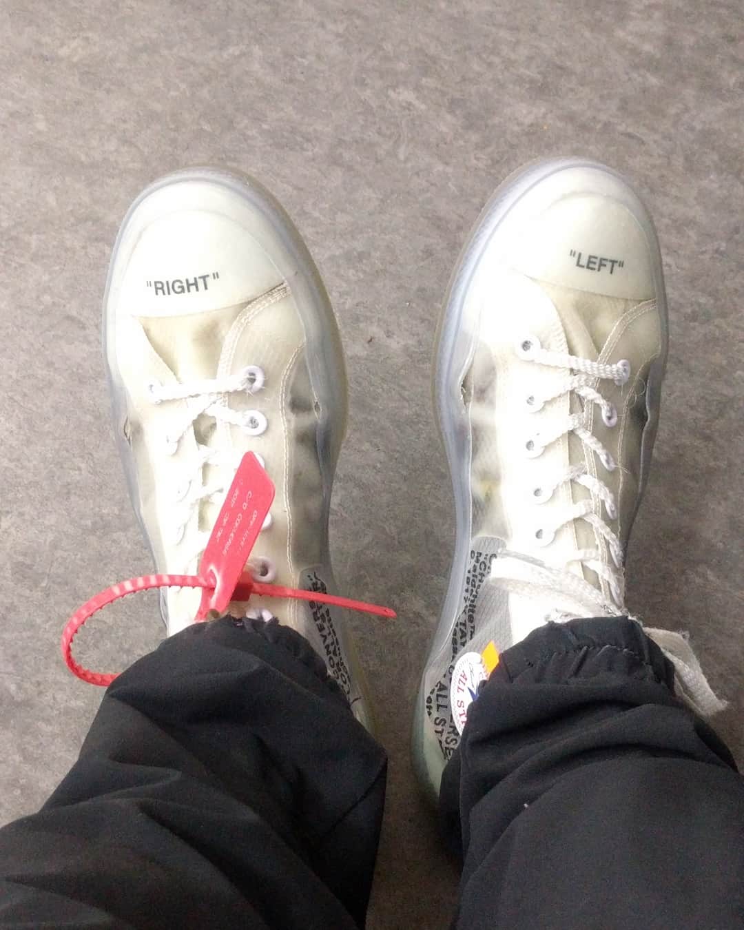 越中睦士さんのインスタグラム写真 - (越中睦士Instagram)「靴が綺麗になった✧👀 #CONVERSE #offwhiteconverse」11月16日 18時43分 - makotokoshinaka