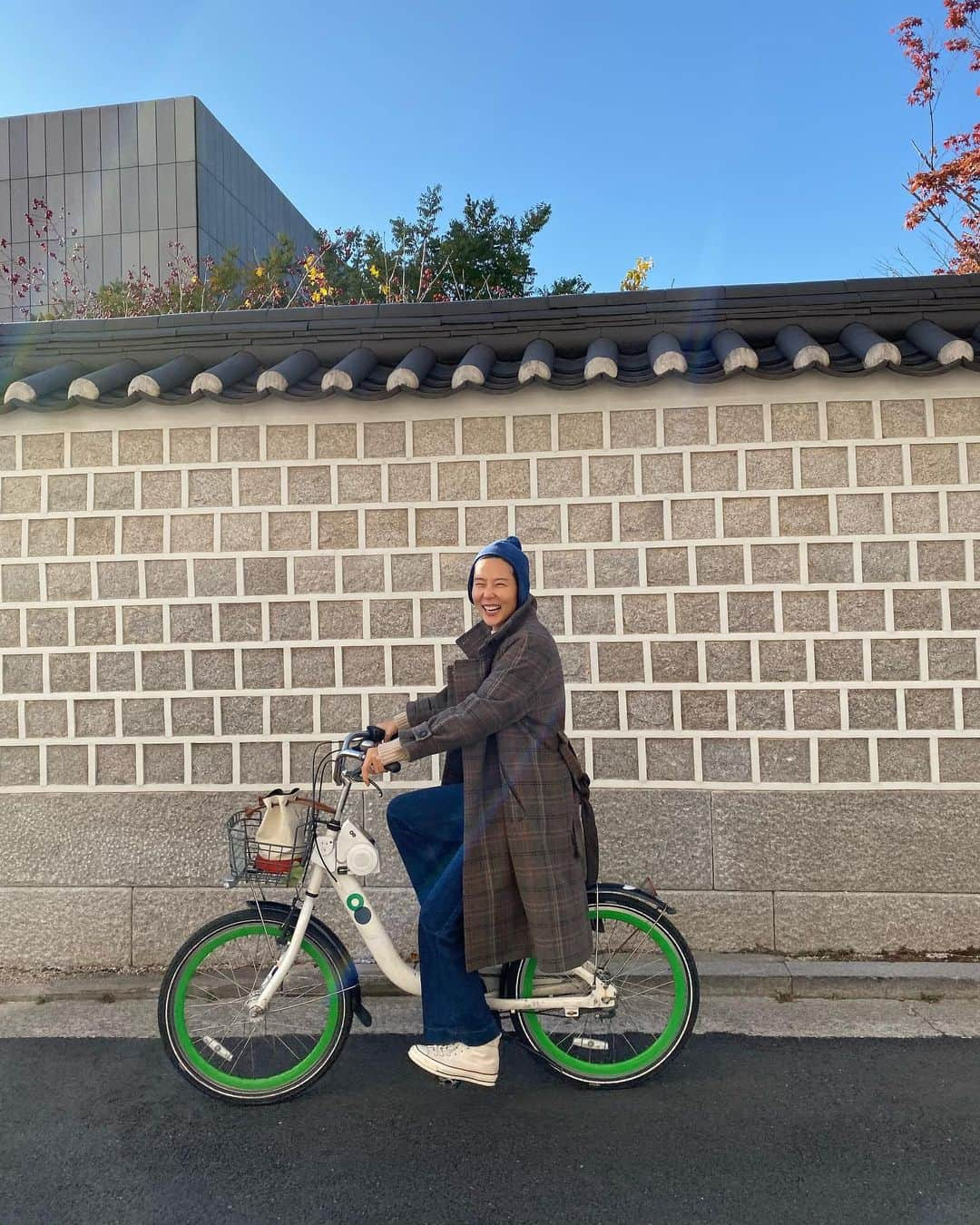 キム・ナヨンさんのインスタグラム写真 - (キム・ナヨンInstagram)「하늘깡패였던 날, 따릉이 한바퀴 🚲  모자는 신우꺼 아님주의 #오늘아님주의 #오늘은무수리모드」11月16日 13時21分 - nayoungkeem