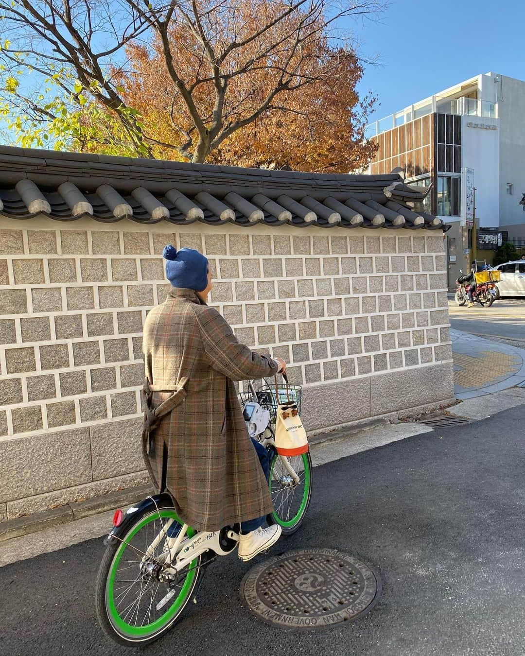 キム・ナヨンさんのインスタグラム写真 - (キム・ナヨンInstagram)「하늘깡패였던 날, 따릉이 한바퀴 🚲  모자는 신우꺼 아님주의 #오늘아님주의 #오늘은무수리모드」11月16日 13時21分 - nayoungkeem