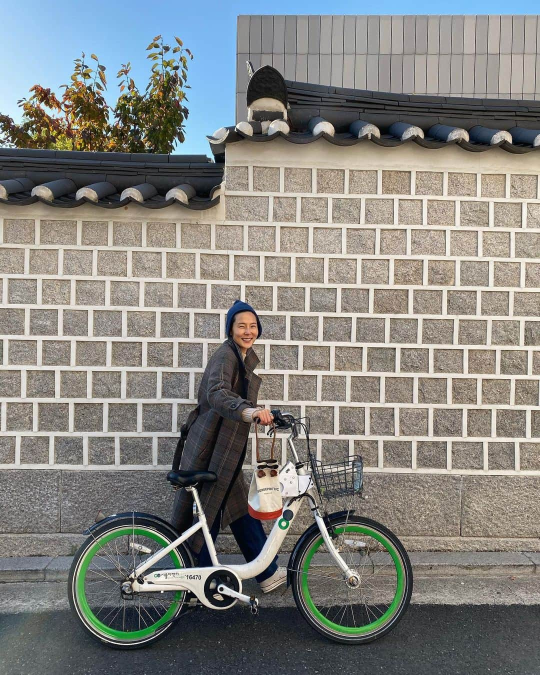 キム・ナヨンさんのインスタグラム写真 - (キム・ナヨンInstagram)「하늘깡패였던 날, 따릉이 한바퀴 🚲  모자는 신우꺼 아님주의 #오늘아님주의 #오늘은무수리모드」11月16日 13時21分 - nayoungkeem