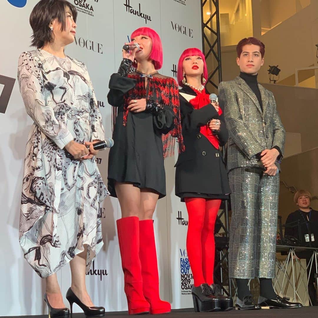 HANKYU.MODEさんのインスタグラム写真 - (HANKYU.MODEInstagram)「VOGUE FASHION'S NIGHT OUT 2019 OSAKA IN UMEDA HANKYU & HANKYU MEN'S OSAKA 11/16(土) 9階 祝祭広場 年に一度のショッピングの祭典「#FNO大阪」スタート！ #HANKYUMODE #FNO_OSAKA #FNOJP #別所哲也 #森星 #ちゃんみな #AMIAYA #中山咲月 #kemio」11月16日 14時08分 - hankyumode