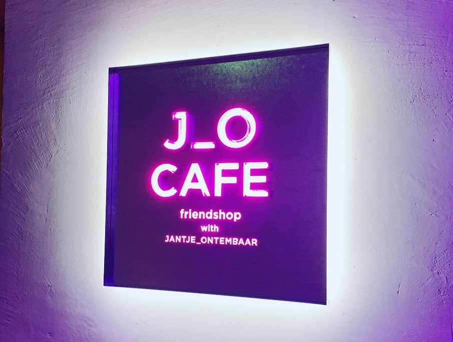 上坂嵩さんのインスタグラム写真 - (上坂嵩Instagram)「「J_O CAFE」にも立ち寄りました！﻿ ﻿ なんというオシャレ空間！🤩🌟﻿ ﻿ ﻿ #J_OCAFE #BISTROJ_O #JANTJE_ONTEMBAAR﻿ #ドデスカ #NAKAMA #上坂嵩」11月16日 14時16分 - takashi_uesaka_nbn