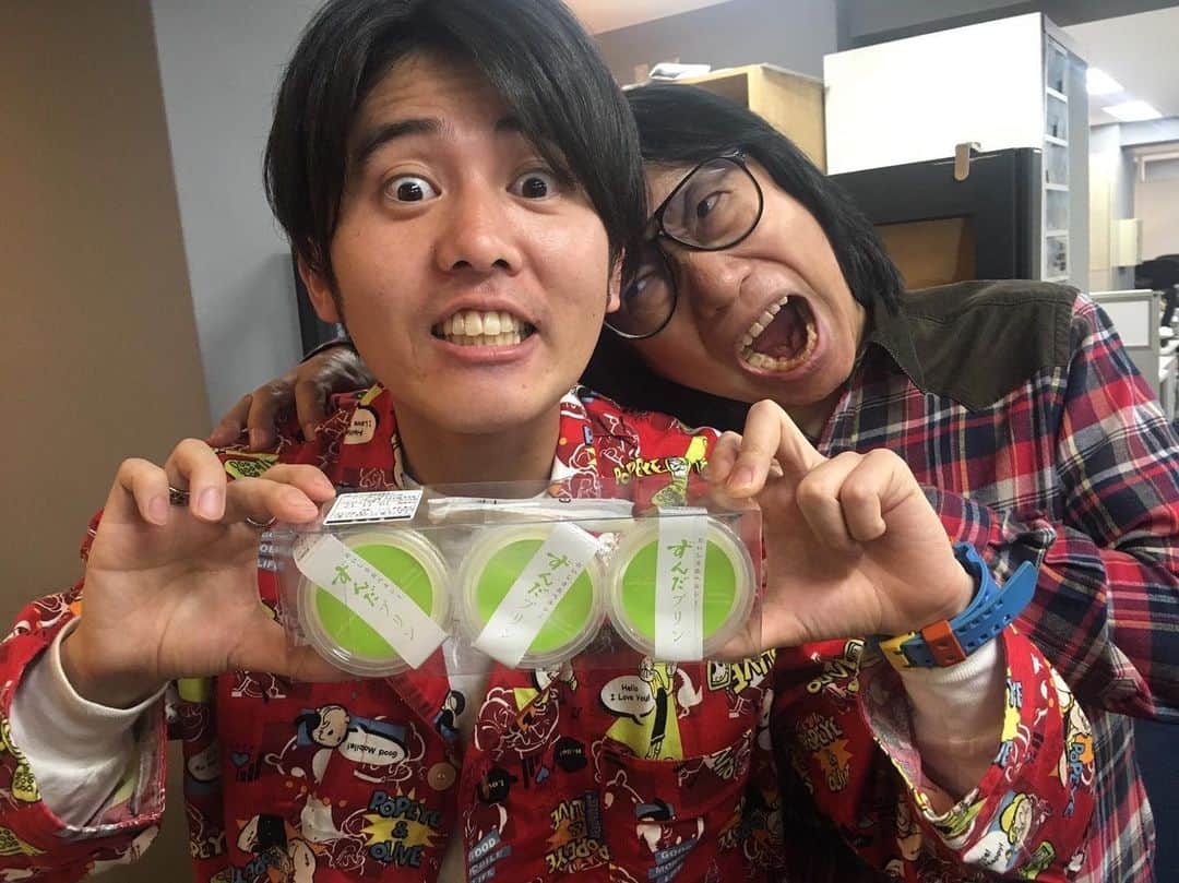 のインスタグラム：「伊藤政則先生！ . 柄シャツ同好会・副会長に任命していただいたんですが、オンエア中に解任になりました…(泣) . ずんだプリンも頂きましたー！！めーっちゃ美味しかったです！！ありがとうございます！！ これからもバトンの引き継ぎよろしくお願いします！」