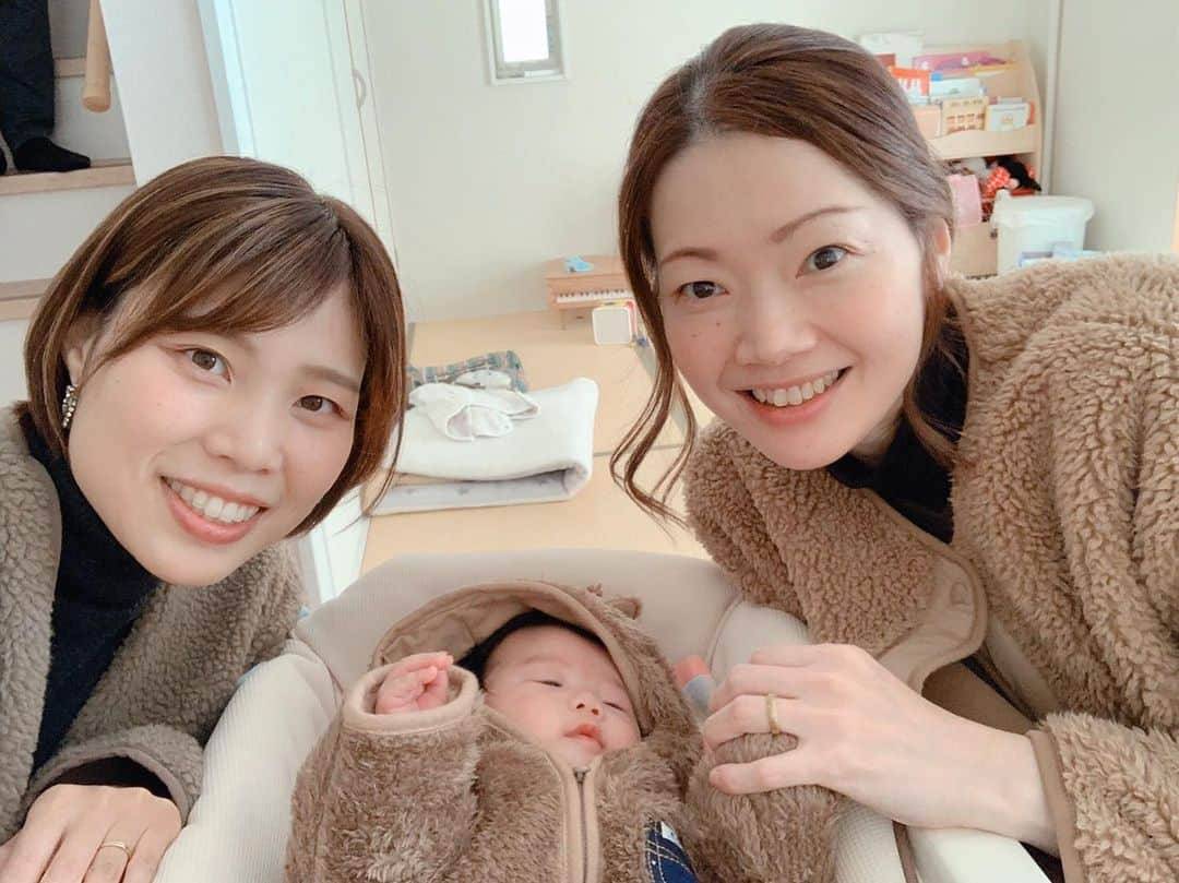 井上香織さんのインスタグラム写真 - (井上香織Instagram)「2019.11.16🧸 ・ @junkotakahashi0430  またまた潤ちゃん♡ みんな茶系のモコモコーー🙌 大ちゃん可愛すぎるー😍 ・ ANちゃんとKANOも実はモコモコ族だったけど2人で遊びに夢中🥰 ・ #大好き家族 #会いすぎ」11月16日 14時43分 - kaorin888