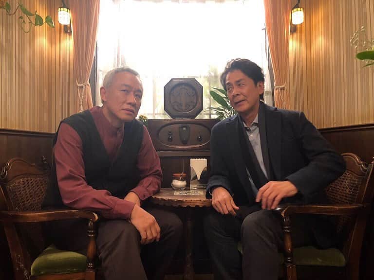 【公式】俺の話は長いのインスタグラム：「牧本さん(西村まさ彦)さんに突然現れたライバル⁉️吹き矢教室の副会長檀野さん(長谷川初範)﻿ ﻿ ポラリスでは、房枝さん(原田美枝子)をめぐって、いつもバチバチ⚡️⚡️です❗️﻿ ﻿ 今夜10時 第６話放送です🤗﻿ ﻿ #俺話﻿ #ポラリス ﻿ #西村まさ彦﻿ #長谷川初範﻿ #原田美枝子﻿ #ライバルの2ショット」