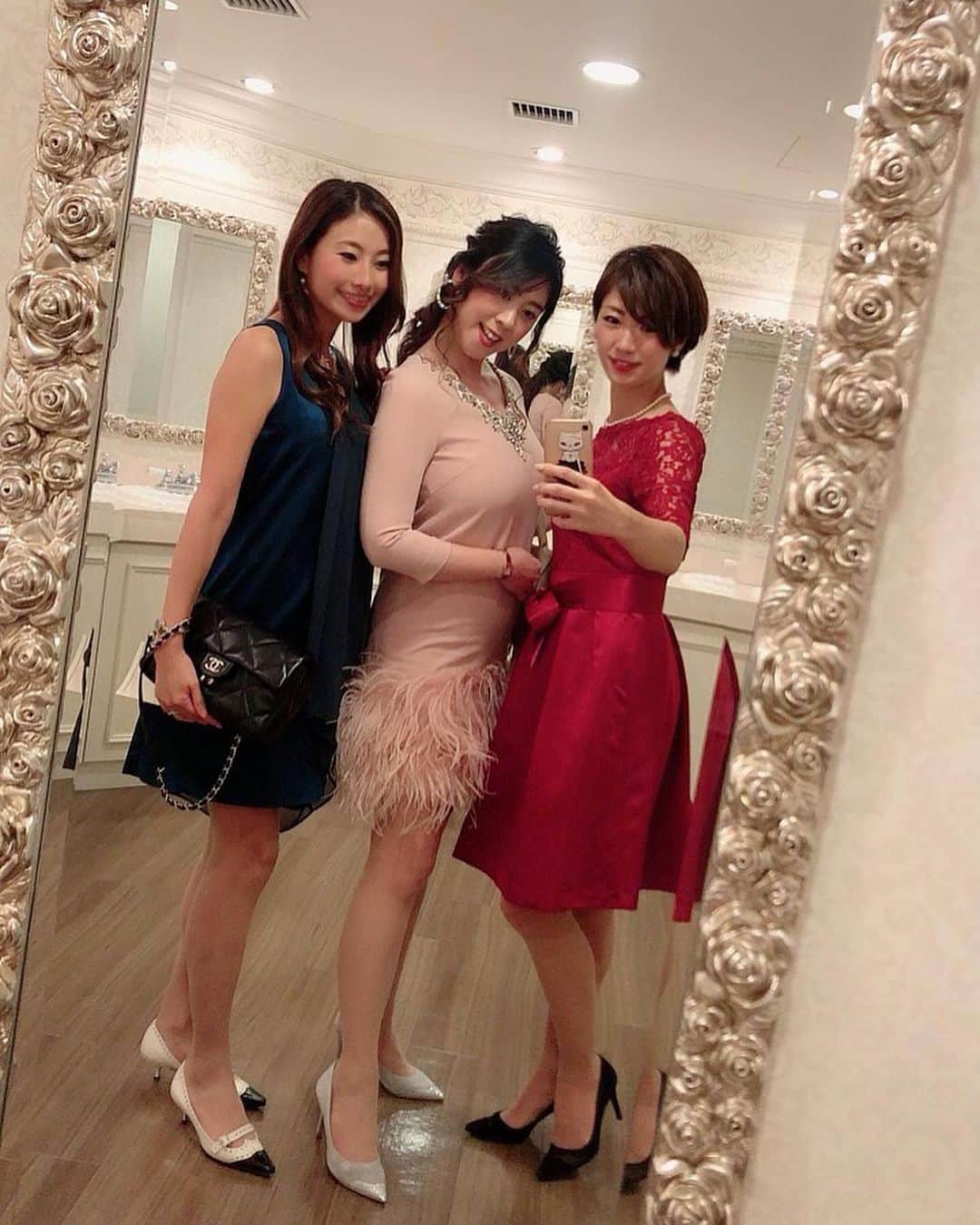 Alyssaさんのインスタグラム写真 - (AlyssaInstagram)「ドレスアップしたゴルフ女子達⛳️👸💓 ゴルフ場やゴルフのイベントで会う時とは違う雰囲気で、みんな素敵だった☺️ * #初めて会ってもいつもインスタで見てるから前から友達みたい笑 #みんなまた会おうね💛 #ゴルフ女子　#結婚式　#weddingparty #dressup #およばれコーデ」11月16日 15時04分 - alyssa_golf