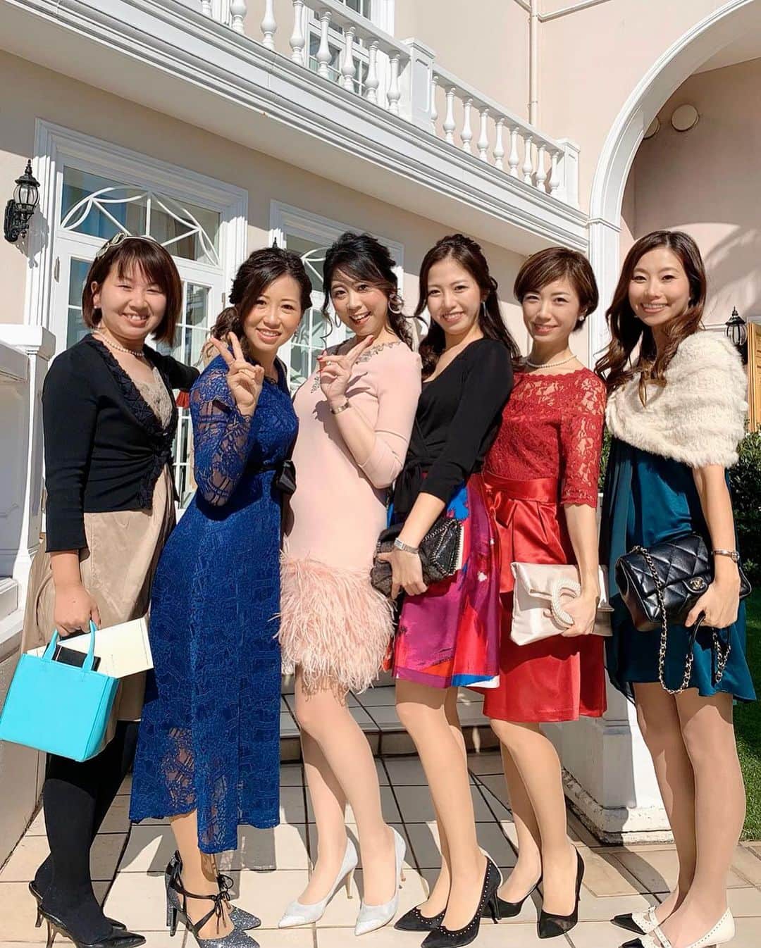 Alyssaさんのインスタグラム写真 - (AlyssaInstagram)「ドレスアップしたゴルフ女子達⛳️👸💓 ゴルフ場やゴルフのイベントで会う時とは違う雰囲気で、みんな素敵だった☺️ * #初めて会ってもいつもインスタで見てるから前から友達みたい笑 #みんなまた会おうね💛 #ゴルフ女子　#結婚式　#weddingparty #dressup #およばれコーデ」11月16日 15時04分 - alyssa_golf