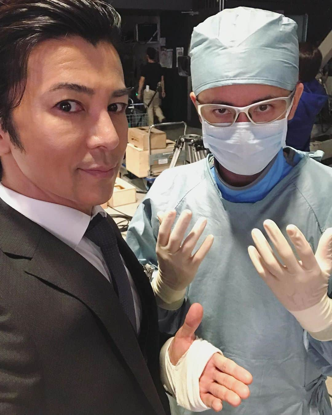 武田真治さんのインスタグラム写真 - (武田真治Instagram)「テレビ朝日60周年記念ドラマ『ドクターＸ』撮影現場より🎥　クイズ⚡️こちらのかたは、どなたでしょう(^O^)？？　#武田真治」11月16日 15時27分 - shinji.takeda