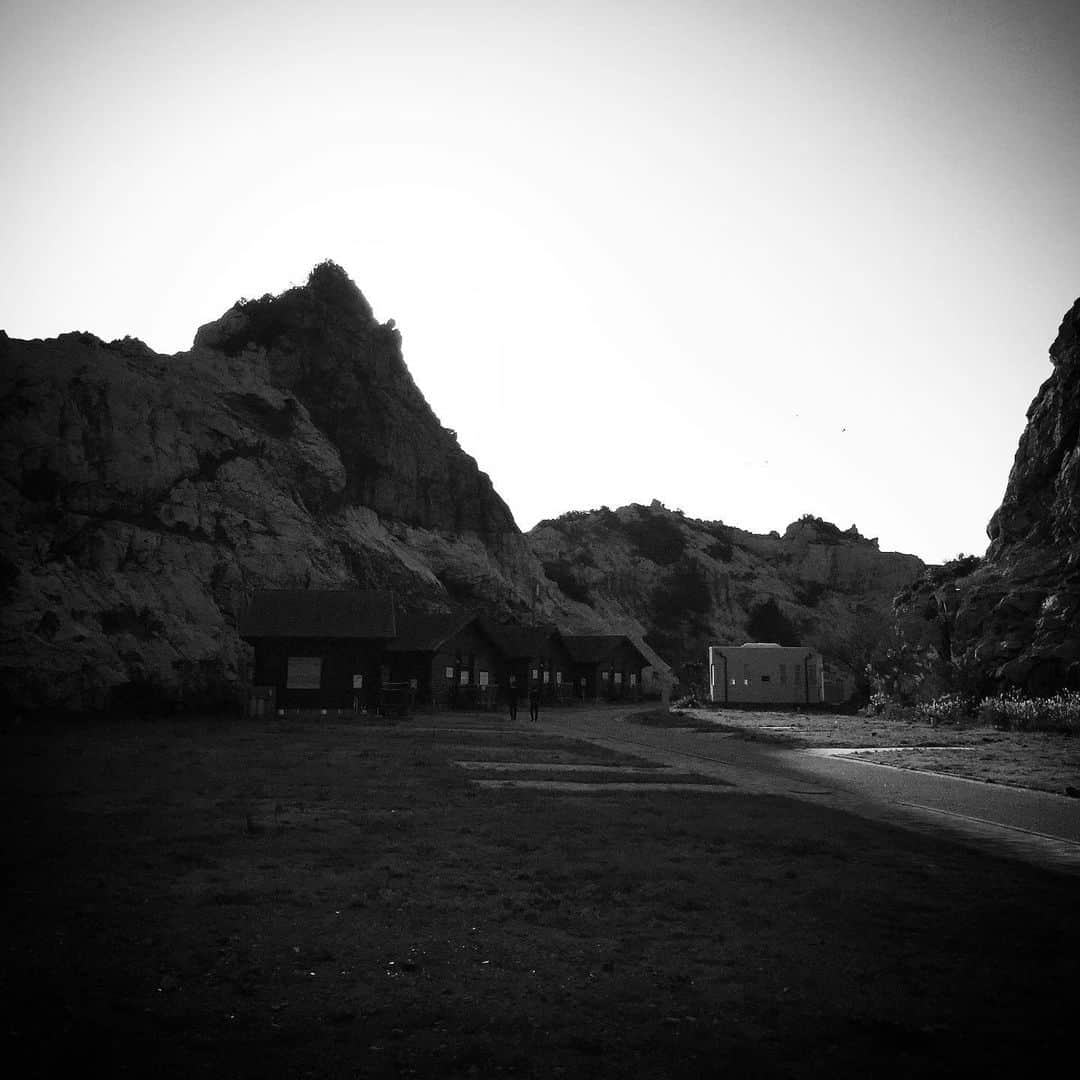 広部俊明さんのインスタグラム写真 - (広部俊明Instagram)「和歌山の白崎海岸に到着！洞窟学会です！」11月16日 15時21分 - toshiakihirobe