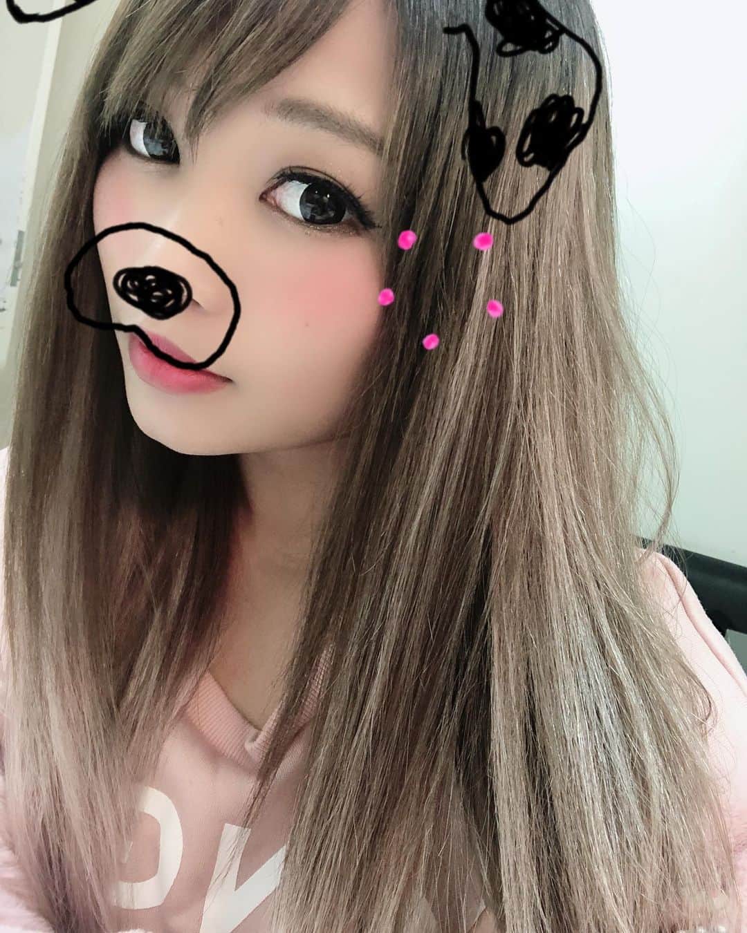 R!Nのインスタグラム：「このトップスが着れる季節になって嬉しい。 新しいエクステもいい感じ💕  #cecilmcbee #kangol #Aldious #エクステ #あるじゃんすー #selfie」