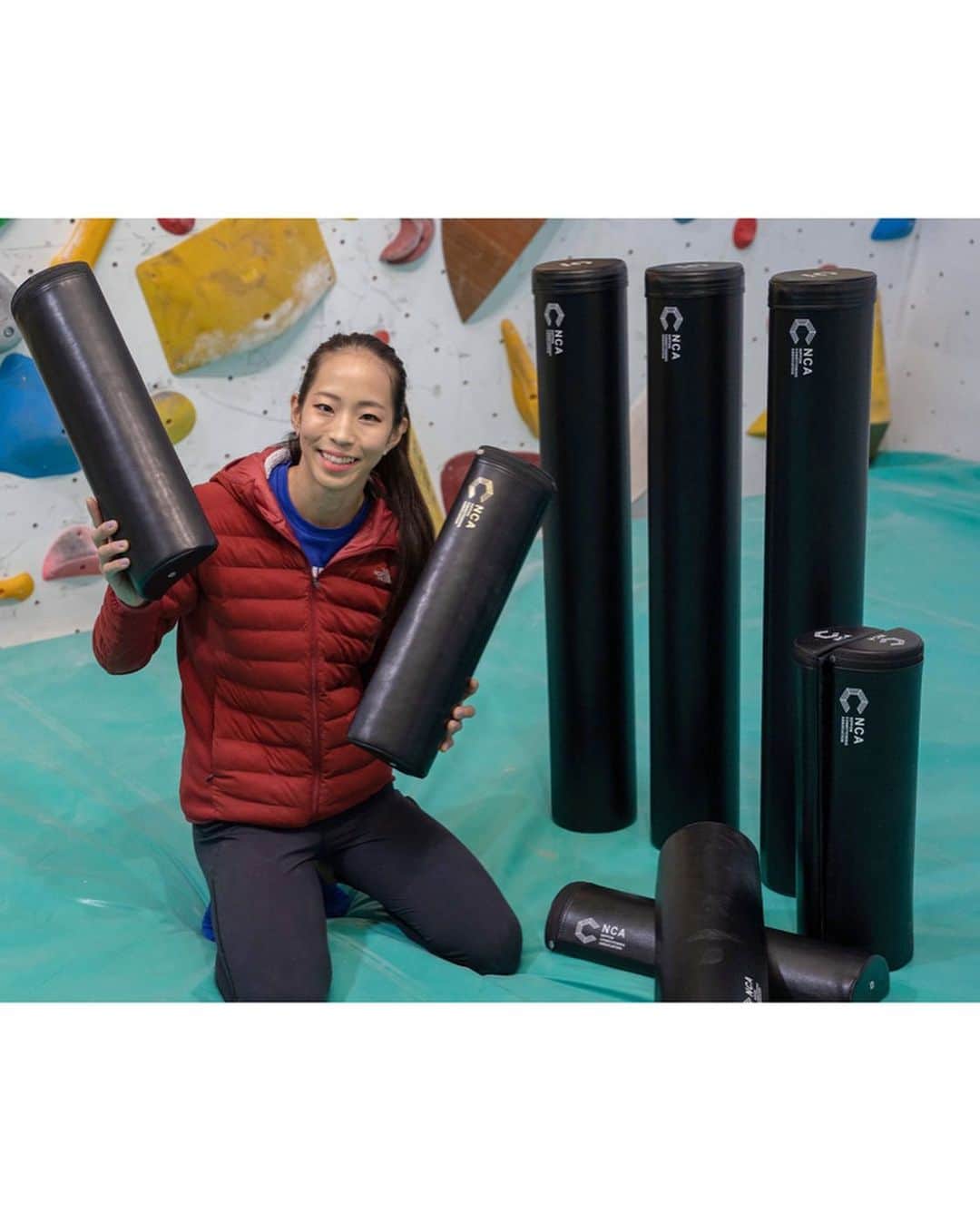野口啓代さんのインスタグラム写真 - (野口啓代Instagram)「This is not climbing hold😂 It's my best conditioning and training goods “NCA”* * * 毎日絶対持ち歩いているアイテム! リセットもトレーニングも、NCAのハーフポール😍💕しっかり身体の中心感覚と軸を作った状態で呼吸、コアトレ、四肢を自由自在に動かすトレーニングです🤸🏻‍♀️🧘🏻‍♀️🏄🏼‍♀️今度わたしのNCAのトレーニング、紹介しますねっ」11月16日 15時54分 - noguchi_akiyo