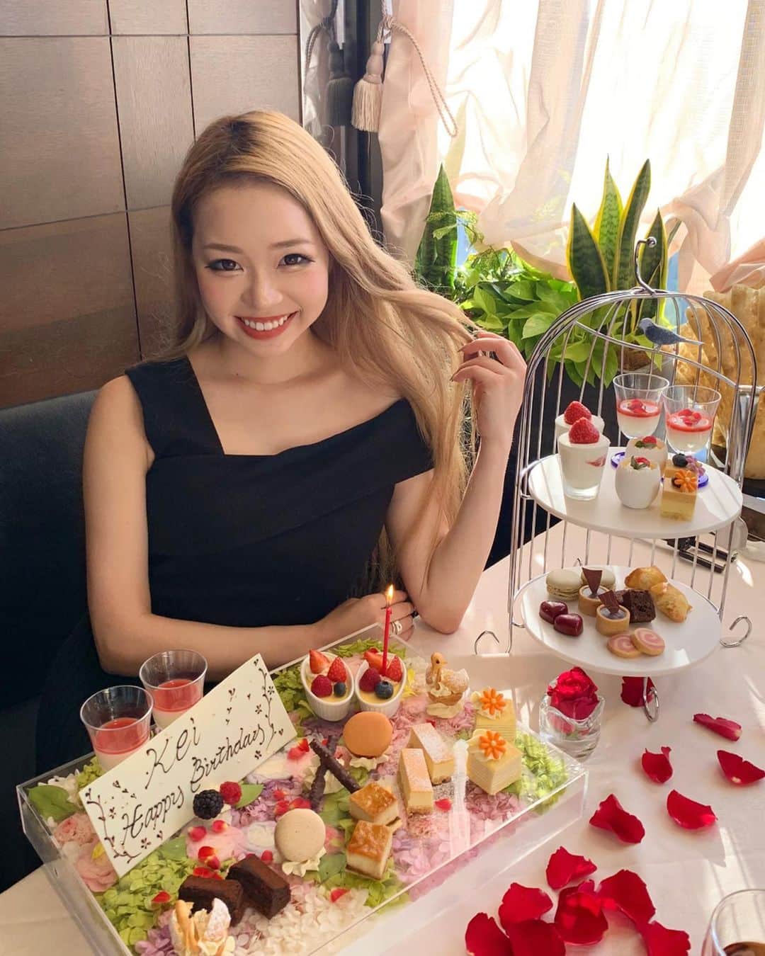 KEIさんのインスタグラム写真 - (KEIInstagram)「新しいiPhoneの普通のカメラ💯❤️ . 普段デジカメで写真撮るんだけど この日は幼馴染にサプライズでお祝いしてもらって、 iPhoneの普通のカメラで撮ってもらったんだけど画質いいね😍✌🏻 . まだ8だからはやく新しくしたーい🙆‍♀️💓 . . お祝いありがとうね💕💕 . . #cyberjapan #cjd_kei #cjd #サイバージャパンダンサーズ #サイバージャパン #誕生日　#サプライズ #レギャン東京」11月16日 16時23分 - kei_oktwins