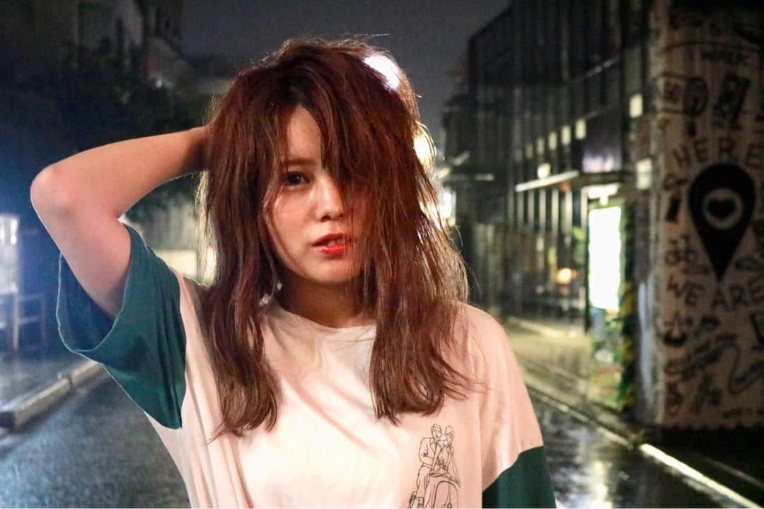 のインスタグラム：「✨早稲美学生作品✨ 21A コスゲ リョウナ #作品撮り #ポートレート#ヘアメイク#ヘアアレンジ #メイク#カメラ#撮影#撮影会#モデル撮影  #photoshoot #かわいい #コテ巻き #hairarrange #makeup #写真撮ってる人と繋がりたい #model#サロンモデル#サロモ#ヘアメイク#カメラ好きな人と繋がりたい #写真好きな人と繋がりたい #美容師#美容学生#美容学校#一眼レフ#美容師さんと繋がりたい #暗髪#外国人風ヘアー #早稲美#早稲田美容専門学校」