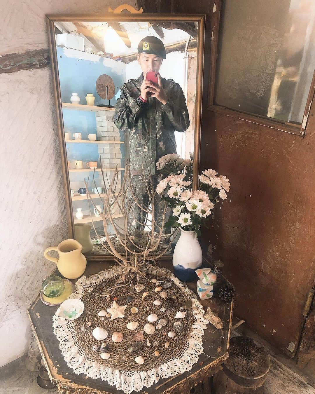 ヒョクジン のインスタグラム：「👋 🌊」