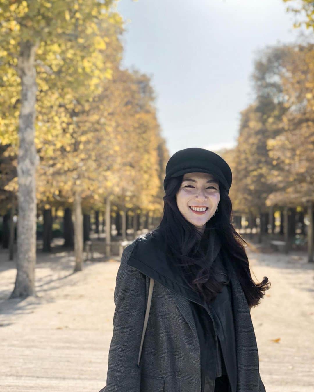 淡輪優希さんのインスタグラム写真 - (淡輪優希Instagram)「#秋 終わったねー🍁ってみんなと話してたら、日本に四季がなくなるって言い出した友達がいるんですが、それが本当だったら悲しすぎる😭。。 #france #paris」11月16日 16時48分 - yukitannowa