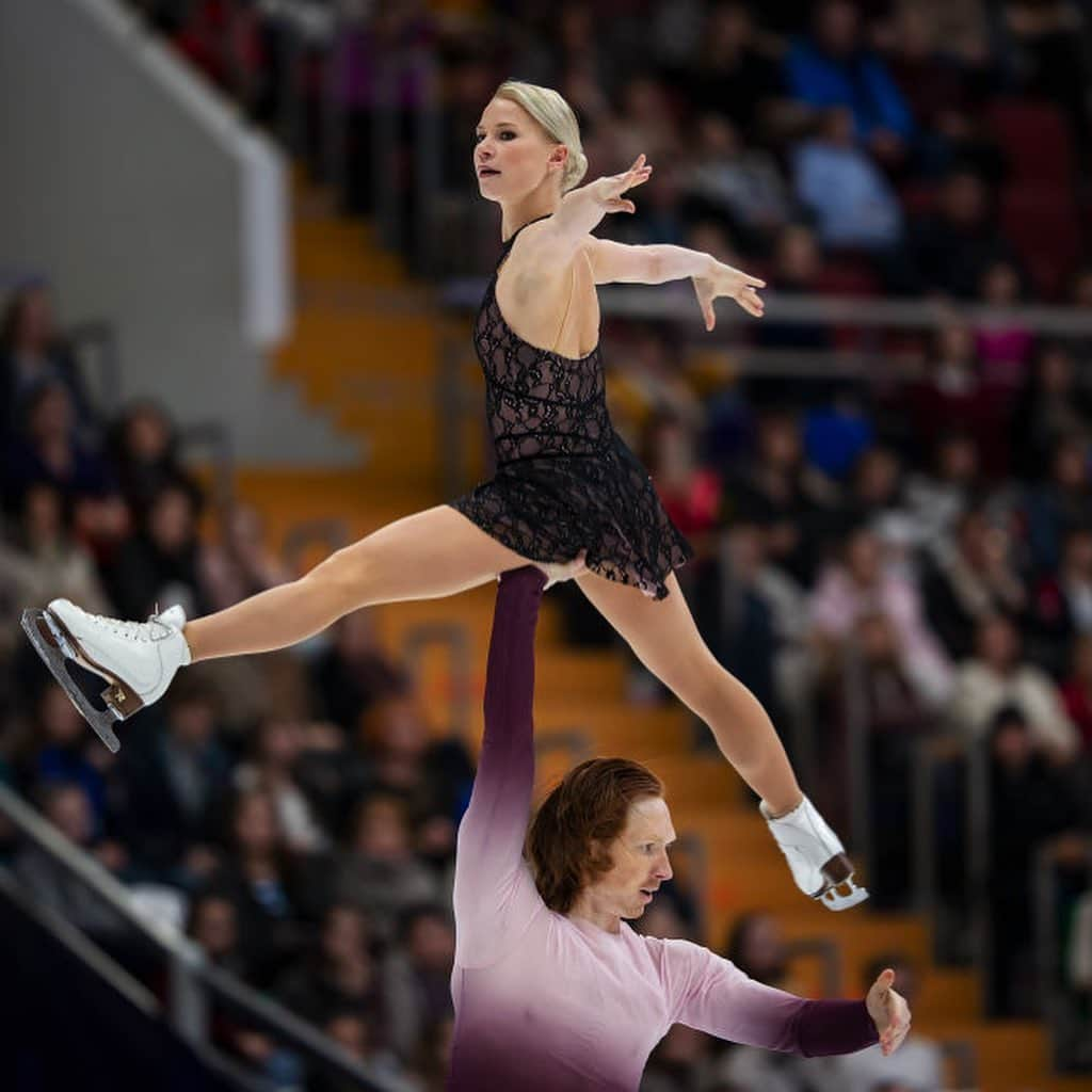 ISUグランプリシリーズさんのインスタグラム写真 - (ISUグランプリシリーズInstagram)「That’s 4️⃣🥇out of 4️⃣ for 🇷🇺 at #RostelecomCup  Pairs Podium 🥇 @aleksandraboikova / @dimakozlovski 🇷🇺 🥈 @_tarasova_evg / @morozov_v92 🇷🇺 🥉 @minervahase / @nolanseegert 🇩🇪 #GPFigure #FigureSkating」11月17日 3時58分 - isufigureskating_x