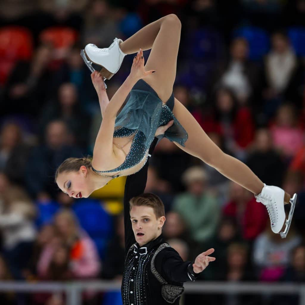 ISUグランプリシリーズさんのインスタグラム写真 - (ISUグランプリシリーズInstagram)「That’s 4️⃣🥇out of 4️⃣ for 🇷🇺 at #RostelecomCup  Pairs Podium 🥇 @aleksandraboikova / @dimakozlovski 🇷🇺 🥈 @_tarasova_evg / @morozov_v92 🇷🇺 🥉 @minervahase / @nolanseegert 🇩🇪 #GPFigure #FigureSkating」11月17日 3時58分 - isufigureskating_x