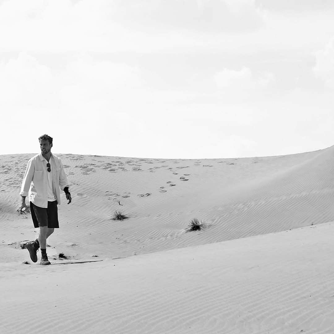 クラウディオ・マルキジオさんのインスタグラム写真 - (クラウディオ・マルキジオInstagram)「Se hai una meta anche il deserto diventa una strada.  #travelling #experience #desert」11月17日 3時55分 - marchisiocla8
