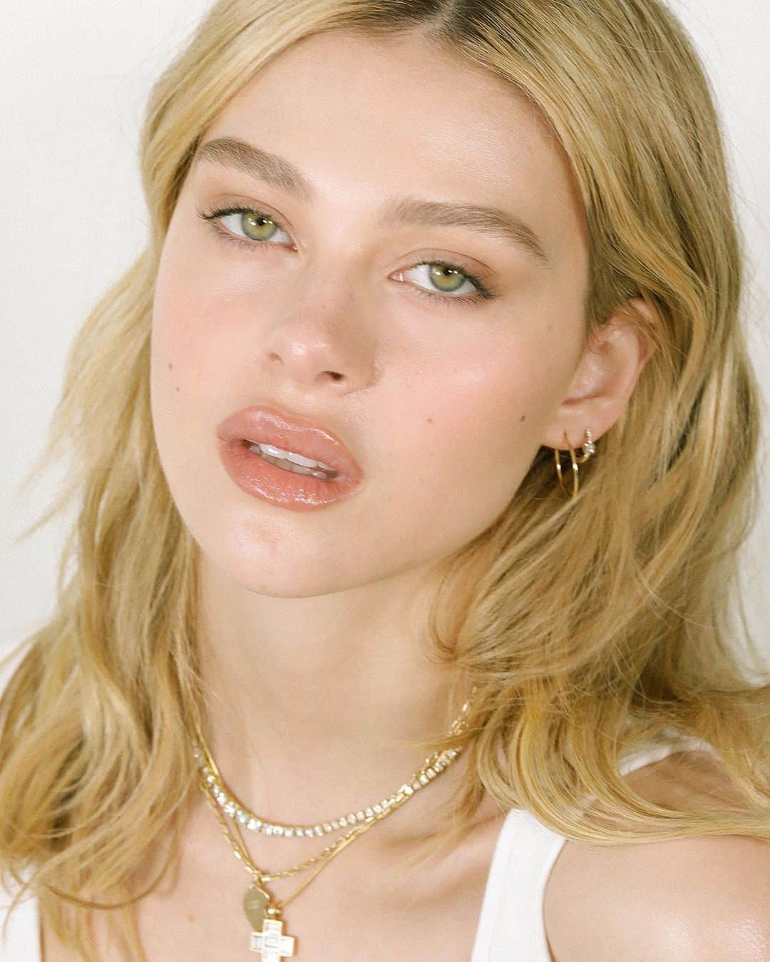 ニコラ・ペルツのインスタグラム：「🦋🦋🦋」