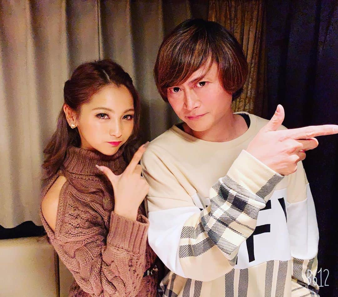 頼朝さんのインスタグラム写真 - (頼朝Instagram)「ゆきぽよ〜が マハラジャの9周年のゲストで ゲストトークしてました^_^ 昔ながらの人繋がりで😌 はじめまして〜^_^ 面白いねぇ。﻿ ☆﻿﻿﻿ ﻿﻿ ﻿﻿ #love﻿﻿﻿ #歌舞伎町﻿﻿﻿ #六本木﻿﻿﻿ #西麻布﻿﻿﻿ #銀座﻿﻿﻿ #NINECONTINUE﻿﻿﻿ #東京﻿﻿﻿ #girls﻿﻿﻿ #ファッション﻿﻿﻿ #モデル﻿﻿﻿ #TGC﻿﻿﻿ #芸人﻿﻿﻿ #イケメン﻿﻿﻿ #GLITTER﻿﻿﻿ #GOSSIPS﻿﻿﻿ #美容﻿﻿﻿ #インスタ﻿﻿﻿ #ハワイ﻿﻿﻿ #インフルエンサー﻿﻿﻿ #スニーカー﻿﻿﻿ #ホストクラブ﻿﻿﻿ #可愛い﻿﻿﻿ #福岡﻿﻿﻿ #シャンパーニュ﻿﻿﻿ #ワイン﻿﻿﻿ #オシャレな人と繋がりたい﻿﻿﻿ ﻿」11月17日 2時42分 - contact.kaiser