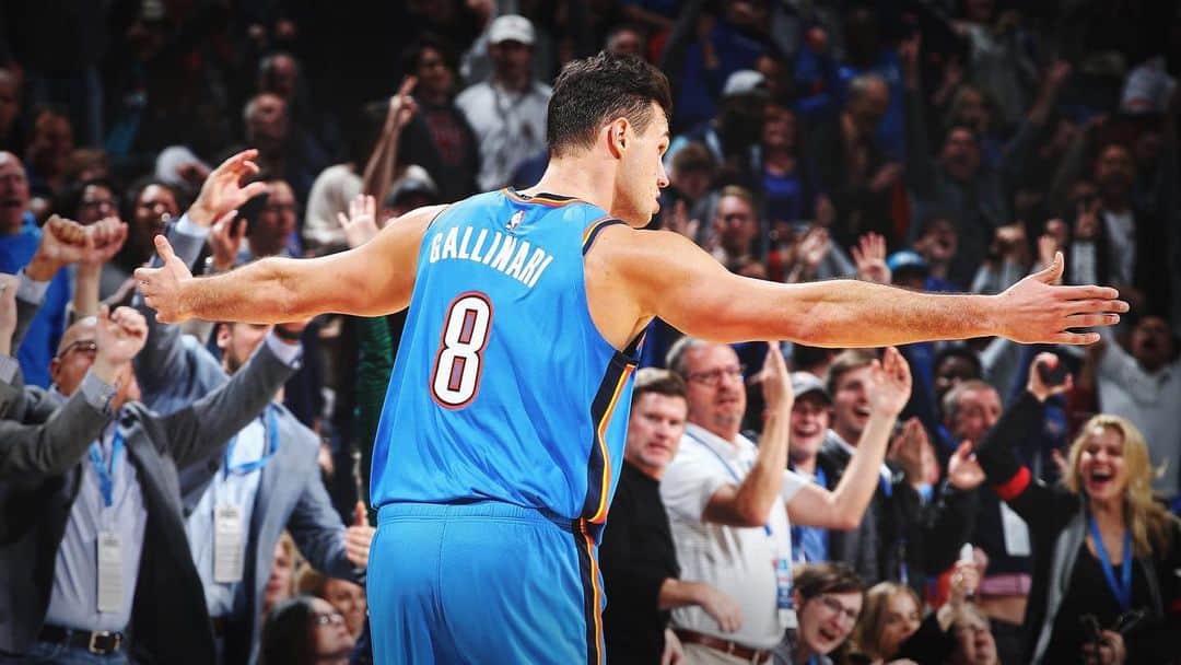 ダニーロ・ガリナリのインスタグラム：「🎙 These are the moments that players live for, and these are the moments that we want at home, and it was great to get the fans a Win!  #ThunderUp」