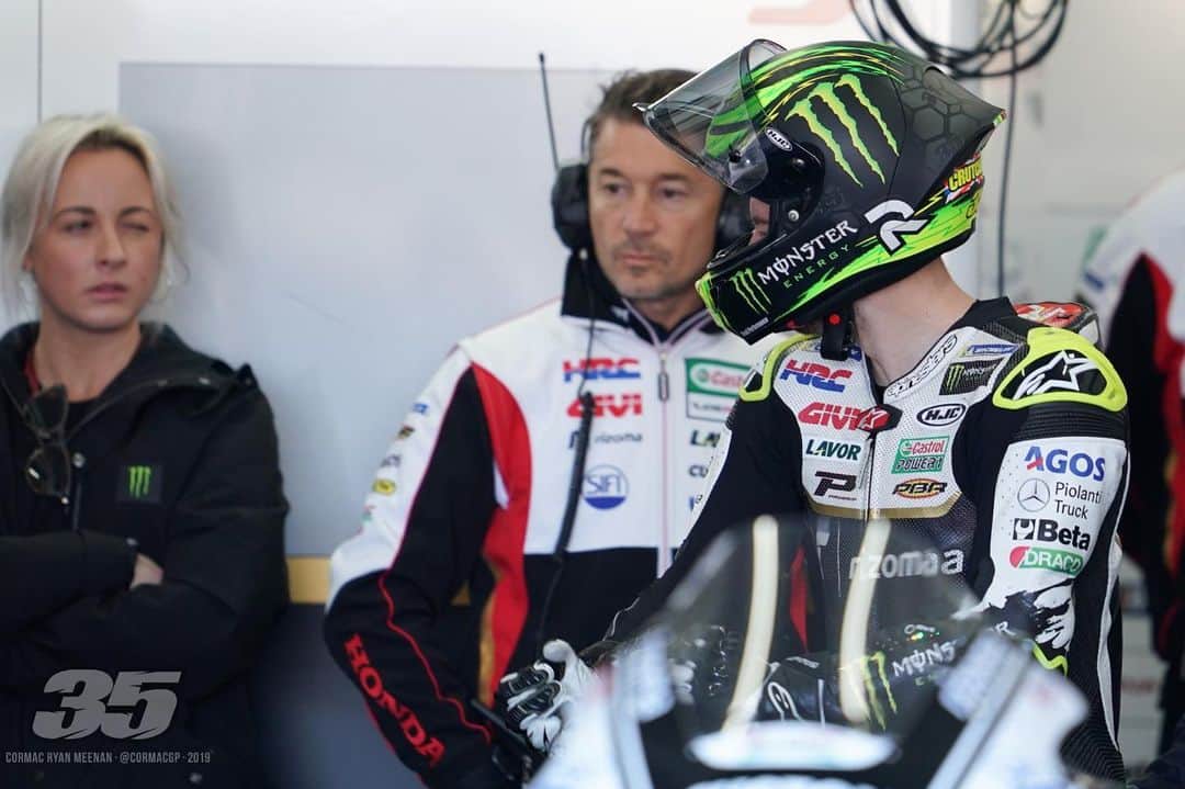 カル・クラッチローのインスタグラム：「Winking at me @lucycrutchlow or squinting at the screen ? ❤️❤️❤️」