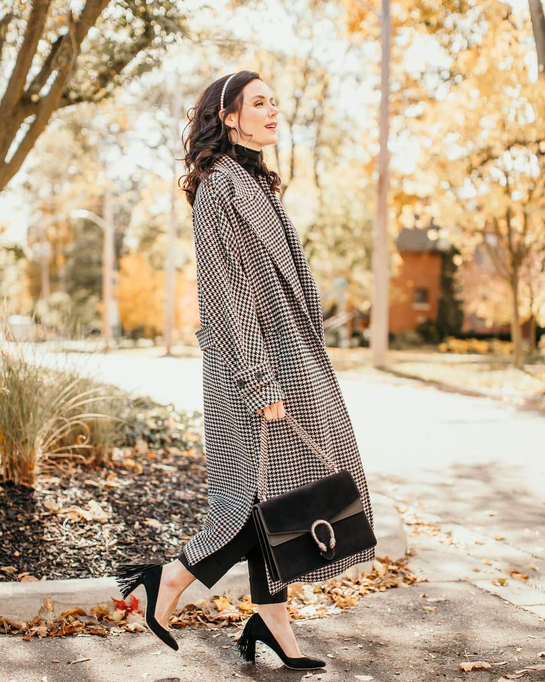 テッサ・ヴァーチュさんのインスタグラム写真 - (テッサ・ヴァーチュInstagram)「They see me strollin’ ... . That feeling when you find your new favourite purse @shoptheupside 👛❣️」11月17日 3時30分 - tessavirtue17