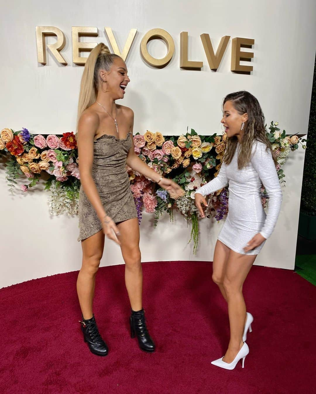 チャーリー・ジョーダンさんのインスタグラム写真 - (チャーリー・ジョーダンInstagram)「A wild night with people I never thought I’d meet!  First @revolve awards ever 💐! So wild to be in the same room as so many women I grew up admiring like Winnie Harlow, Candace Swanepoel, Josephine Skriver, Alexis Ren and so many others! And not to mention the beautiful women inside and out that I look up to that I get to call my friends ❤️ definitely a night to remember!」11月17日 3時45分 - charlyjordan