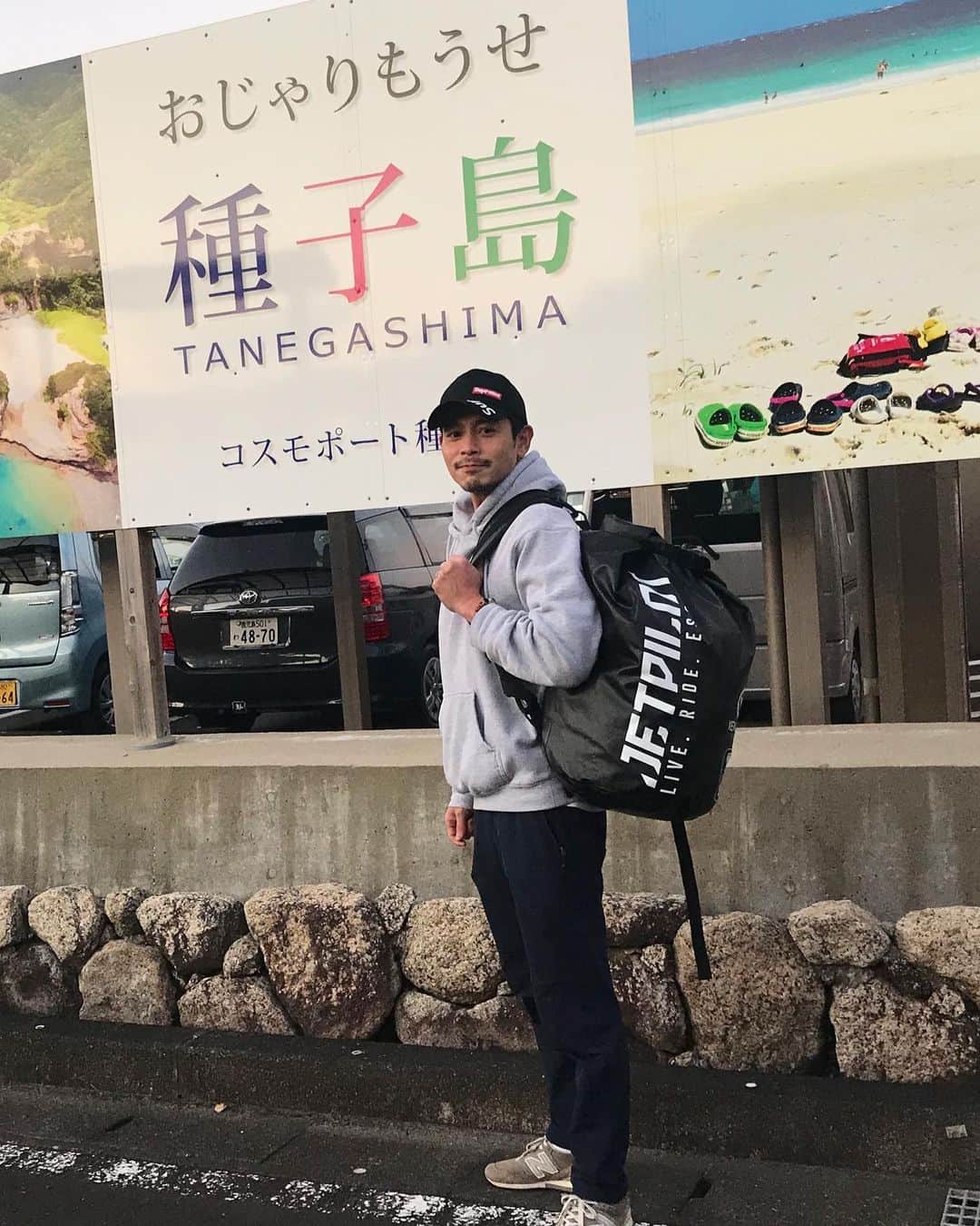 吉沢悠さんのインスタグラム写真 - (吉沢悠Instagram)「． 東京オリンピック2020のサーフィン選手に選ばれなかった「梅原光太郎」、種子島に戻ってまいりました。 ． 久しぶりの種子島。 ． 居心地の良いこの場所で、最高のリフレッシュです。 ． 種子島こりーな、にて舞台挨拶もします！ 是非。 ． #種子島 #ライフオンザロングボード2ndwave  #映画 #movie #サーフィン #東京オリンピック2020  #surfing #olympic  #tokyo #jetpilot #スウェルサーフボード  #なさけ」11月16日 18時57分 - hisashi_yoshizawa