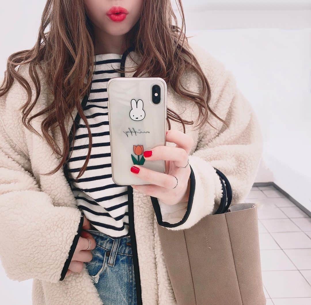 k i ｒa r a のインスタグラム：「☃﻿ 軽くてあったかくて﻿ かわいすぎるボアコート🧥﻿ @onniii_2016 ﻿ ﻿ 2wayでリボン付けても ﻿ かわいいの~🥺💕 ﻿ ﻿ 大好きなブランド『onniii』﻿ 京都伊勢丹で11/20〜11/26まで　﻿ POPUPやってるのでぜひ﻿ 遊びに行ってみてね🐻🍒」