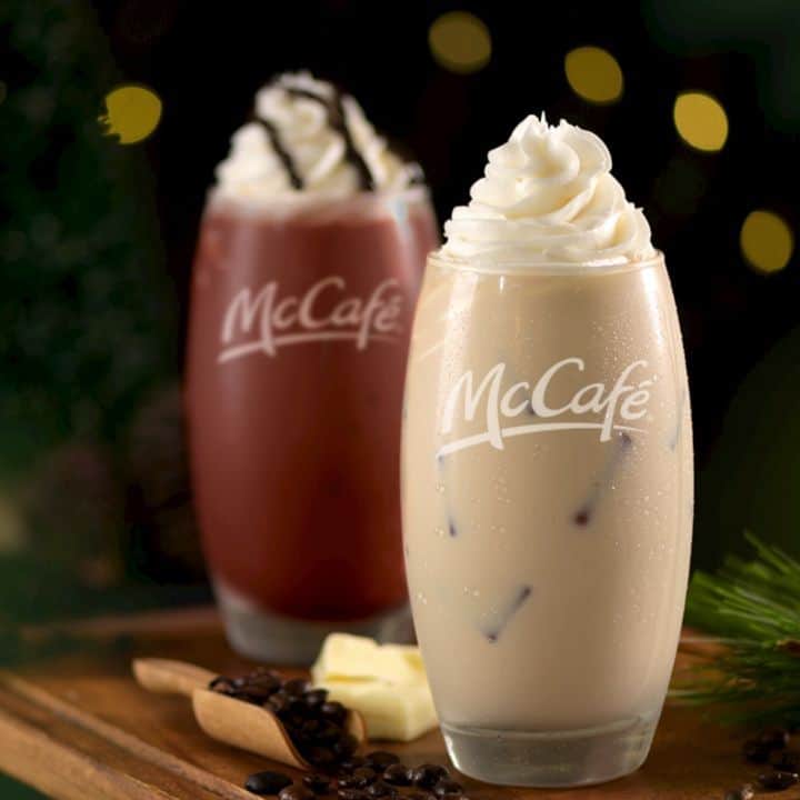 McDonald's Philippinesのインスタグラム：「This holiday season, get ready to indulge in black and white. Try our new McCafé drinks — the White Chocolate Mocha and Black Forest Raspberry Mocha. Now available at McCafé. Check out our bio to find a McCafé near you!」