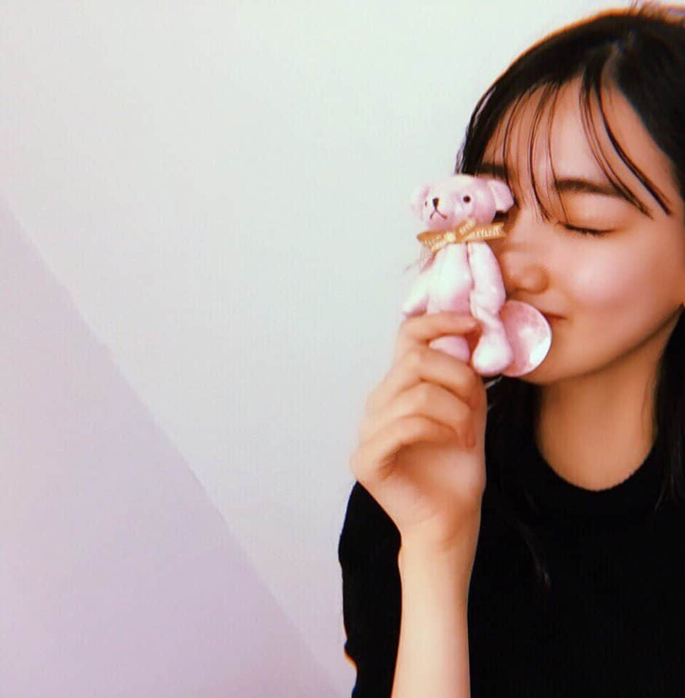 黒木麗奈さんのインスタグラム写真 - (黒木麗奈Instagram)「このクマお気に入りなの🧸  去年の誕生日の時にマネージャーさんから頂いたもの🥰  #ピンクの #クマのストラップ #今年の誕生日は #もうすぐ #19歳になります #11月26日で #メッセージ #コメント #dm #待ってます✨」11月16日 19時20分 - rena__1126