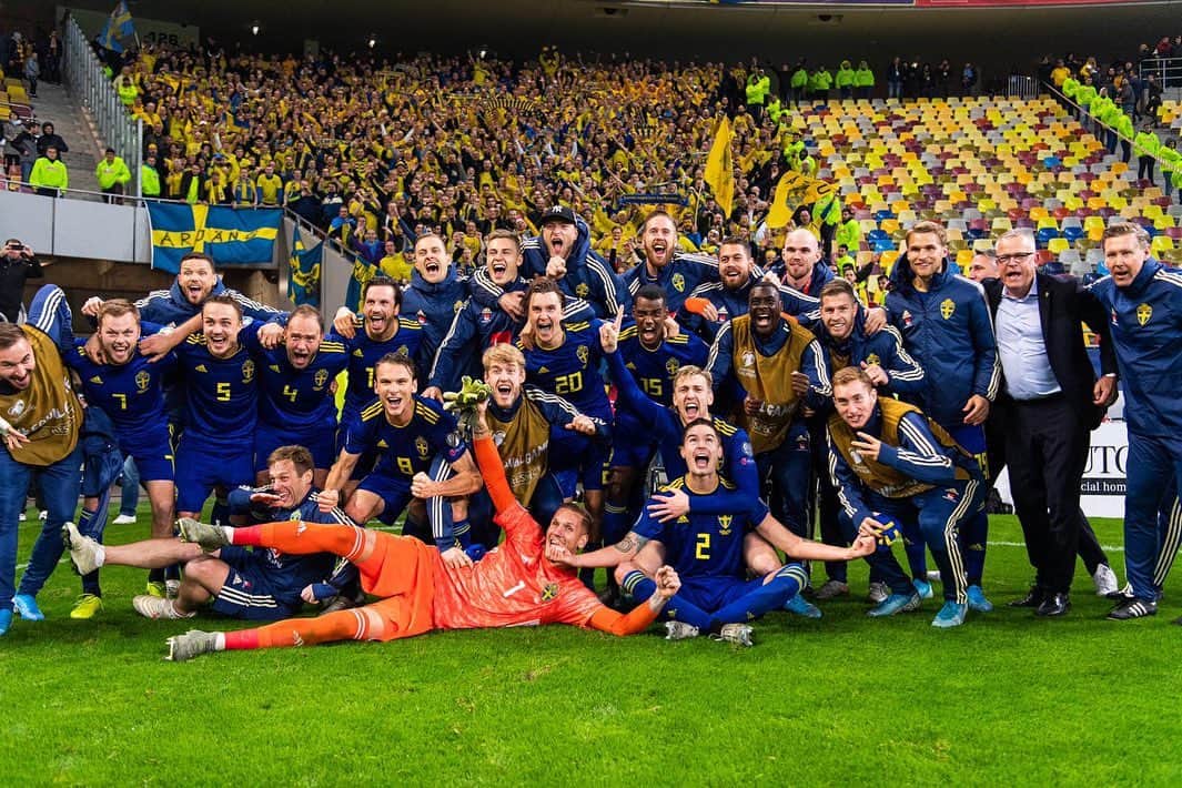 のインスタグラム：「Så jävla härligt, detta lag alltså! Och till alla andra svenskar, KÄRLEK! ❤️ 🇸🇪#euro2020」