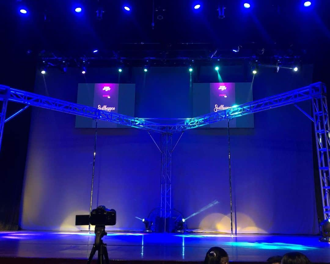 poledancer RYOTAさんのインスタグラム写真 - (poledancer RYOTAInstagram)「弾丸でフィリピンで開催のPhilippine Aerial Cup 2019 を観戦しに来たよー！ Lydia と Kristel にも会えたー👦🏼💓 残す所 エキゾチックカテゴリーのみ！ みんな応援してる！🔥 @lydia3662 @kristel.decatalina  #Philippine #philippineaerialcup2019 #🇰🇷 #🇵🇭 #🇯🇵」11月16日 20時03分 - kogepiii