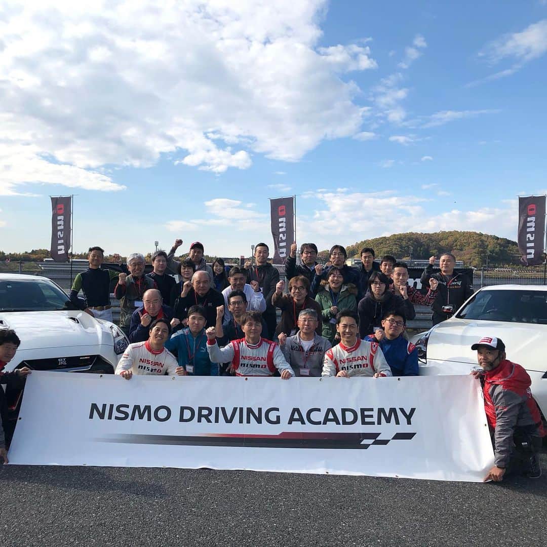 柳田真孝さんのインスタグラム写真 - (柳田真孝Instagram)「. Nismo Driving Academy . トライアル1 . かなり濃い〜内容。参加者の皆さんお疲れ様でした！ . これで今年のNDAは終了です。今年参加者された皆さん、一年間ありがとうございました。 そして、スタッフの皆さん、各サーキットの皆さん、講師の皆さん、お疲れ様でした！ . #nismodrivingacademy」11月16日 20時36分 - masatakayanagida