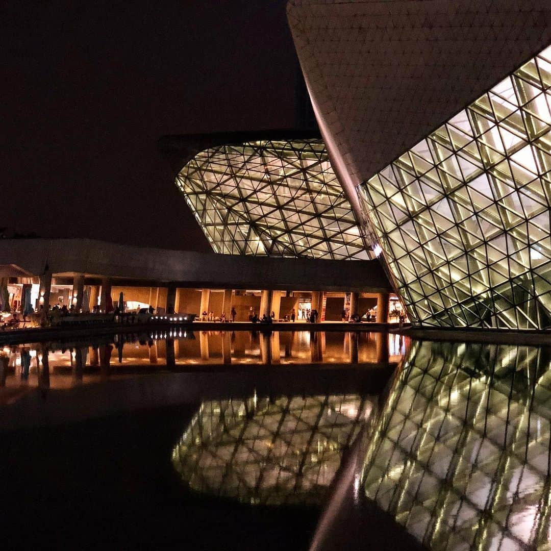 アリス＝紗良・オットさんのインスタグラム写真 - (アリス＝紗良・オットInstagram)「Happy to be back at the beautiful Guangzhou Opera House! #NightfallinChina」11月16日 21時17分 - alicesaraott_official