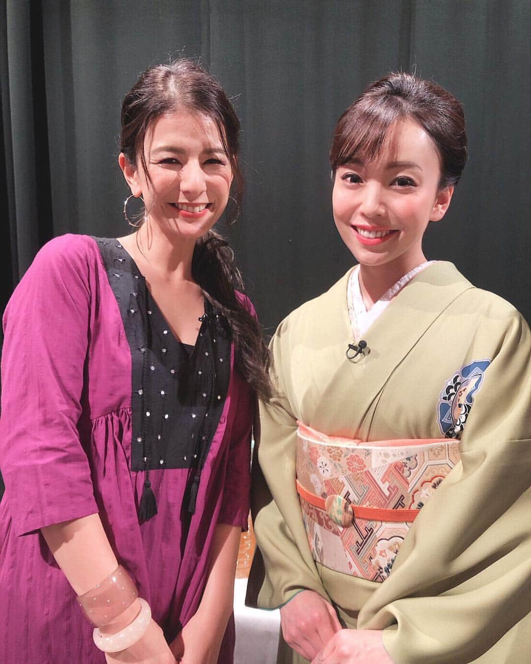 杜このみのインスタグラム：「ダウンタウンDXで同じ楽屋をご一緒させて頂いた、スザンヌさんと♡ とってもお顔が小さくてビックリ♡ 素敵な笑顔に癒されました😊♡ #ダウンタウンdx  #スザンヌ さん」