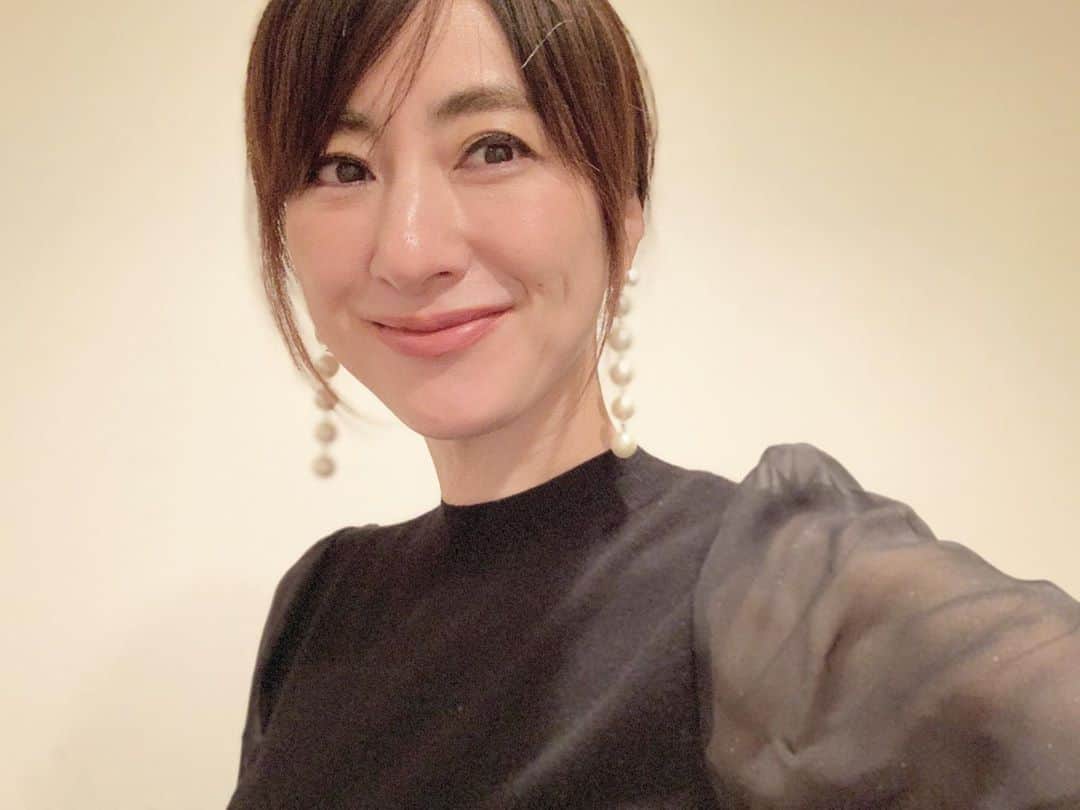 前田ゆかのインスタグラム：「今日は久しぶりに4人揃って 家族でお出かけ！ ＊ ＊ 知り合いのお店へ #familydinner  #17th #birthday #前田ゆか」