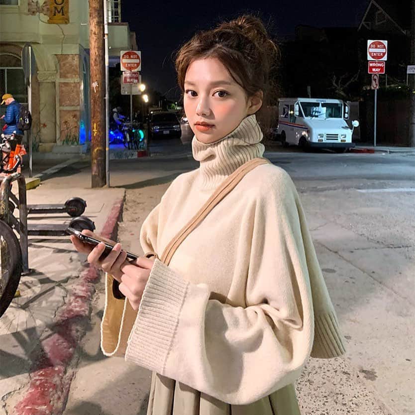 Chuuのインスタグラム：「매력적인 크롭폴라💕💕 #chuusroul」