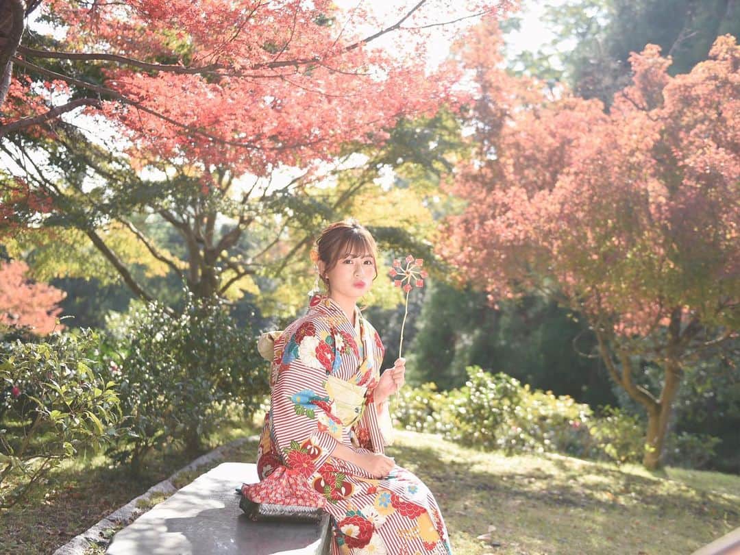 のインスタグラム：「京都撮影会ありがとうございました💞💞💞 さいっっっこうのロケーションでの撮影でテンション上がりっぱなしでした🔅  嵐山の紅葉が素敵すぎた😭😭💞 #レースクイーン #アイドル #撮影会 #京都 #嵐山 #紅葉 #秋 #着物 #ヘアアレンジ #rq #idol #photography #photo」