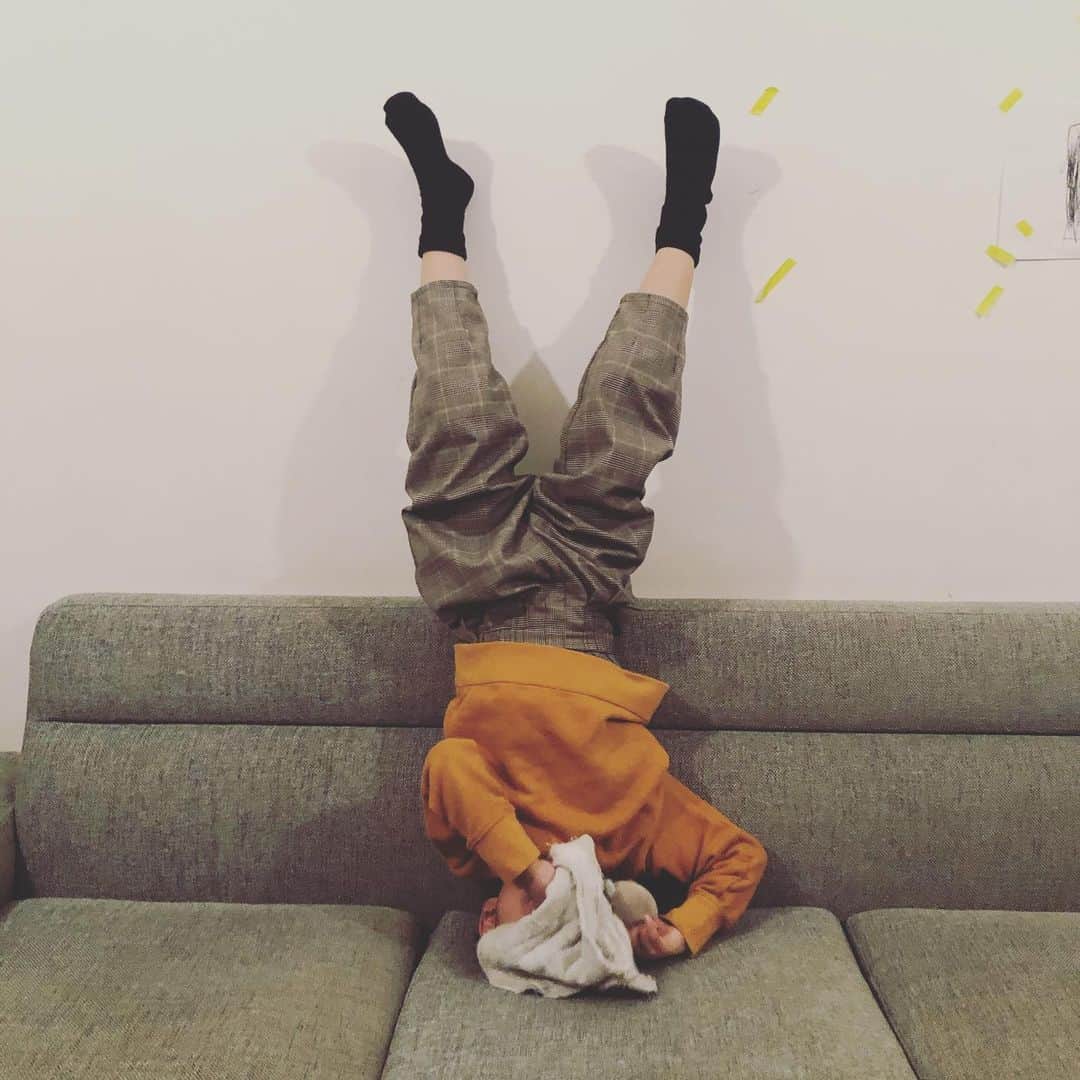 浜島直子さんのインスタグラム写真 - (浜島直子Instagram)「子供って、いつも大人の想像の斜め上をいく。  というか、  壁をぶち破って、パラパラと上から魔法の粉を巻いてくれる。 ・ #暴れ肉団子 #スケキヨ #今日もたくさん笑わせてもらいました #ありがとう #全然話変わりますが #18日の月曜日 #NHKあさイチに出ます #お時間ありましたら是非よろしくお願いします」11月16日 21時42分 - hamaji_0912