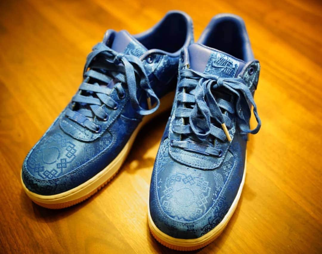 萩野公介のインスタグラム：「いつもサポートしていただいている Nikeさんから 新しいスニーカーが届きました！  すごくかっこいい！ 冬場のトレーニングも頑張ります。  #nike  #justdoit  #clotairforce1」